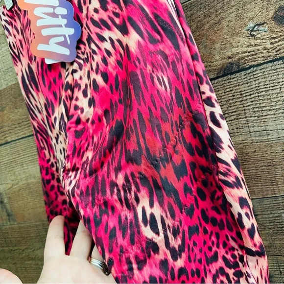 NWT Yitty Headliner Shaping High Waist Leopard Pink Legging - Picture 7 of 12